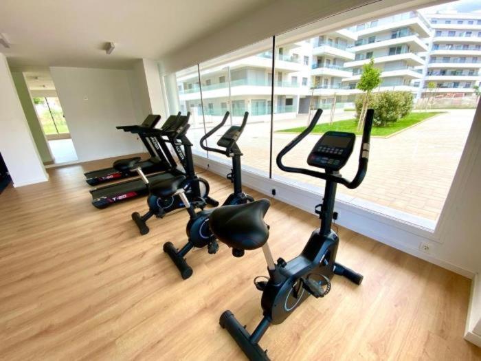Newly Built 3 Bdrm Modern W Gym, Pool, & Views Appartement Marbellac