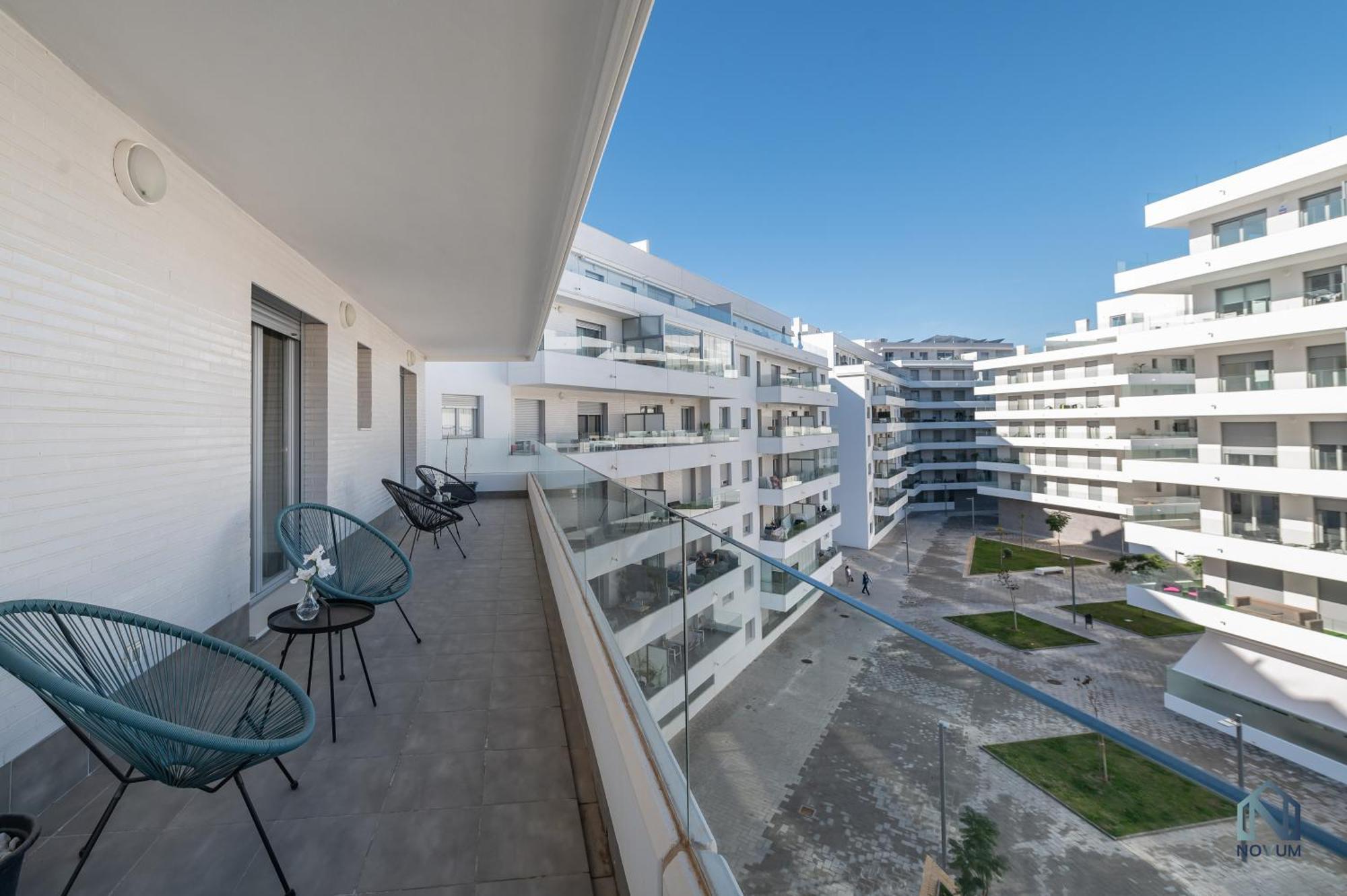 Newly Built 3 Bdrm Modern W Gym, Pool, & Views Appartement Marbellac
