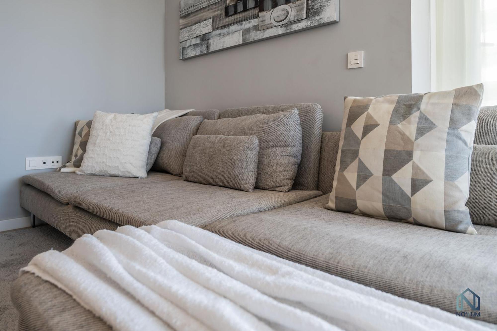 Newly Built 3 Bdrm Modern W Gym, Pool, & Views Marbellac